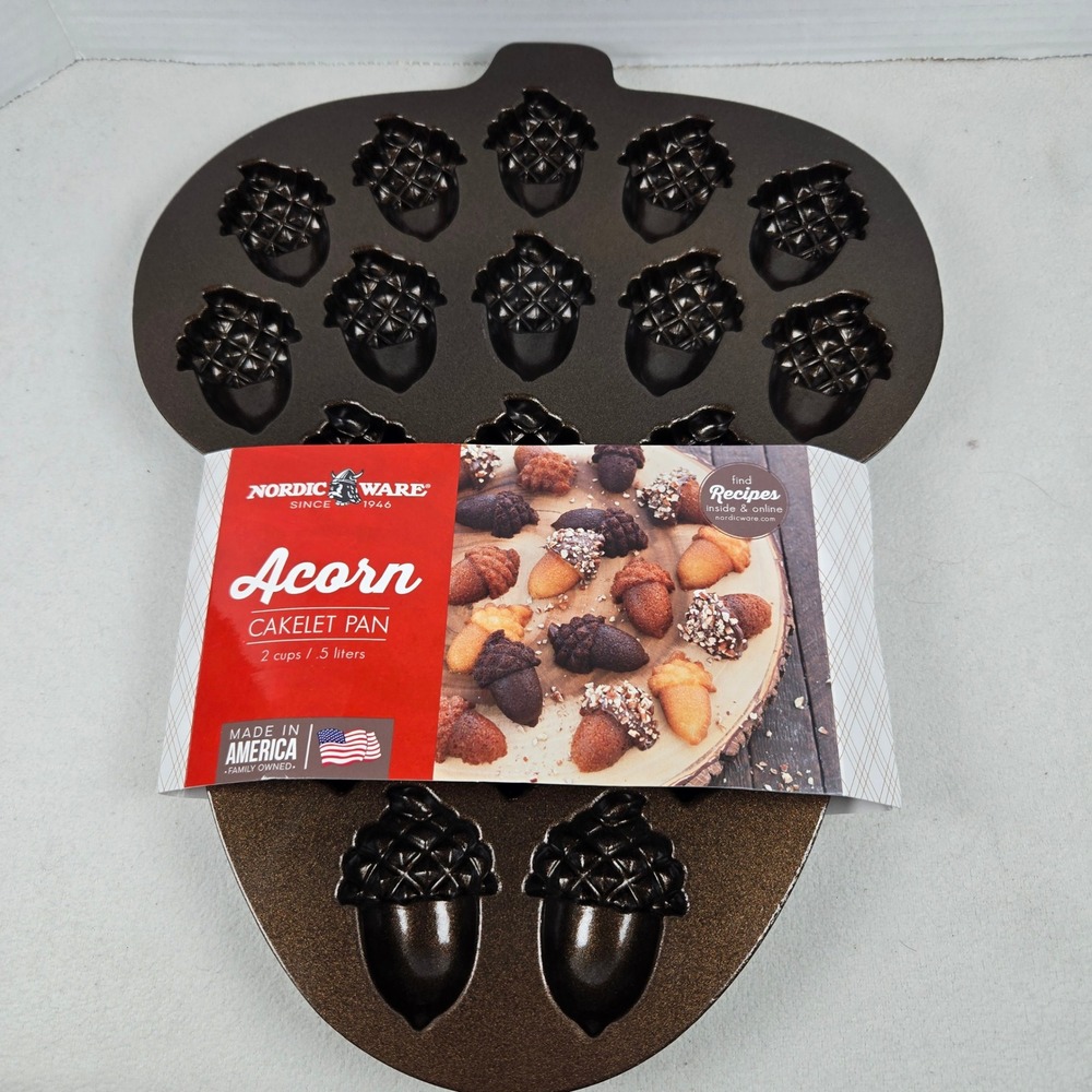 Nordic Ware Acorn Cakelet Baking Pan‎ Tray Mold Autumn Thanksgiving Fall